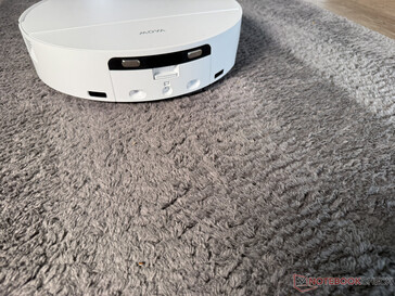 The Mova S70 Roller made a good impression on carpet in the test.