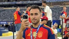 One of the world champions is using the Honors Robot Phone following his victory at the 2026 World Cup.