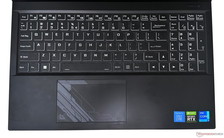 Gigabyte G5 KE: Keyboard and touchpad