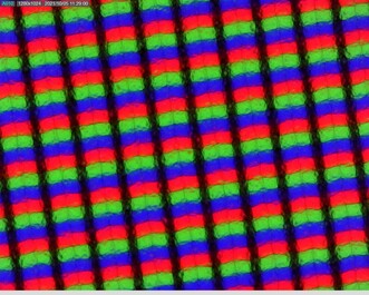 Grainy subpixels due to the matte overlay