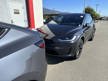 New Stealth Grey vs Midnight Silver Tesla color options