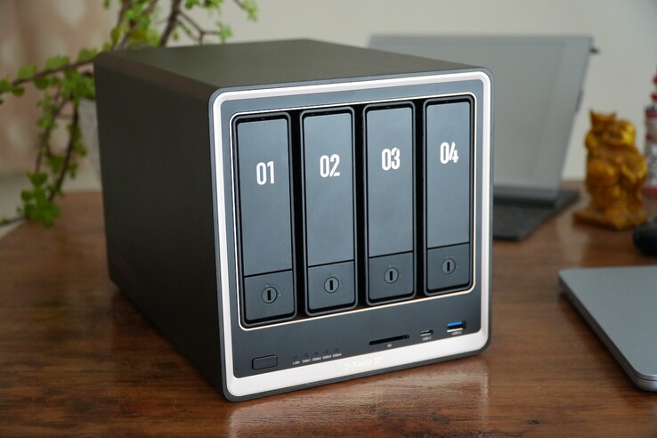 The Ugreen NASync DXP4800 GT is a 4-bay NAS