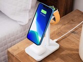 The Apple iPhone 13 and iPhone 14 now also charge on Qi2 chargers with 15 watts. (Image: Twelve South)