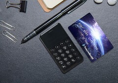 FutureModel NichePhone-S tiny Android phone (Source: Android Community)