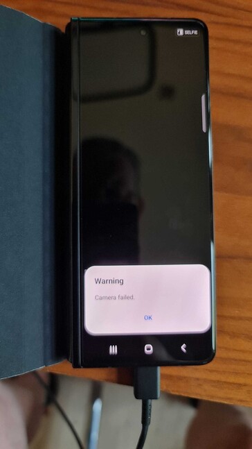 The default camera app will not load with an unlocked bootloader. (Image source: ianmacd)