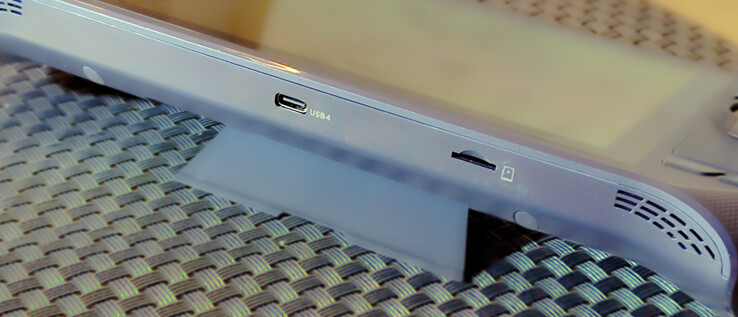 Bottom: USB 4 and microSD