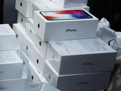 iPhone sales saw a 7% YoY decline in H2 2018. (Source: Gadgetsnow)