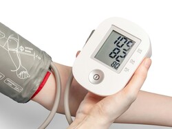 Even a medical blood pressure monitor is subject to measurement uncertainty (symbolic image, Mockup Graphics)