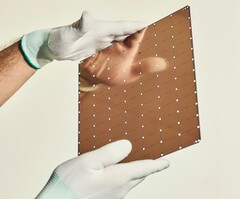 The Cerebras Wafer Scale Engine measures 46,255 square-mm and is almost 56 times larget than Nvidia's most powerful server-grade GPU. (Source: Cerebras)