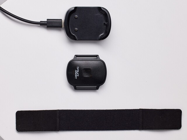 EVOLVE MVMT kit includes one sensor, strap, and charger. (Source: EVOLVE MVMT)