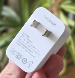 Oppo Pad 4 Pro: 67 W power adapter