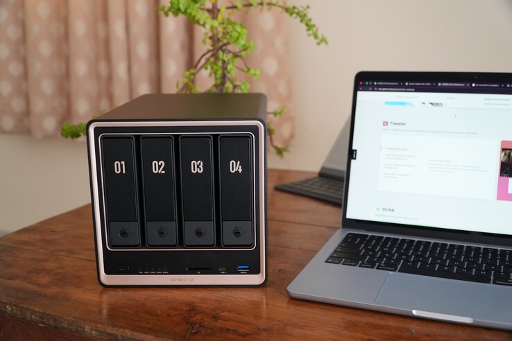 The UGOS Pro offers all essential apps and features