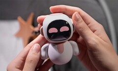 Users can chat with Eiliko over Wi-Fi, give it voice commands, or just watch it do its thing (Image source - energizelab.com)