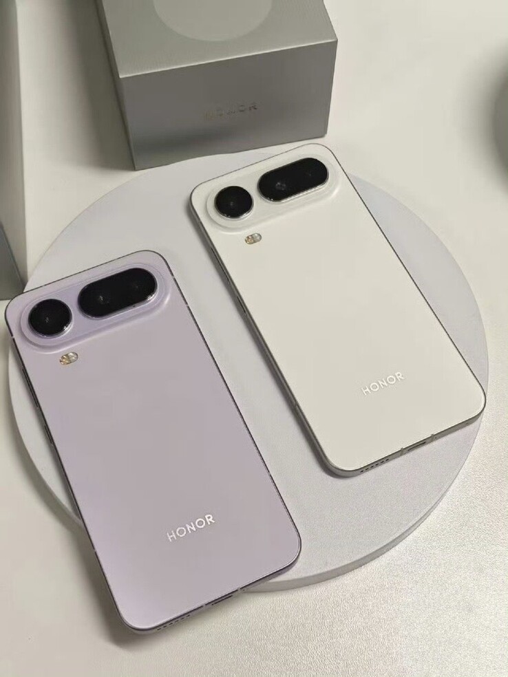 The Honor Magic 8 Pro Air features an iPhone Air-inspired design with more cameras than Apple's phone. (Image source: Weibo)