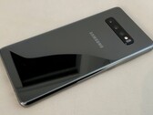Our Exynos 9820-equipped Samsung Galaxy S10+ has been experiencing the same issues. (Source: Notebookcheck)