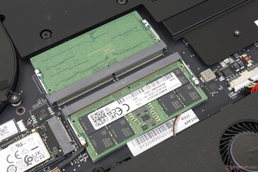 Accessible 2x DDR5 SODIMM slots. We can notice no electronic noise or coil whine from our test unit