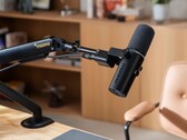 The Maono PD500W can be used as a wired or wireless microphone for live streaming from a laptop or phone.