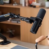 The Maono PD500W can be used as a wired or wireless microphone for live streaming from a laptop or phone.