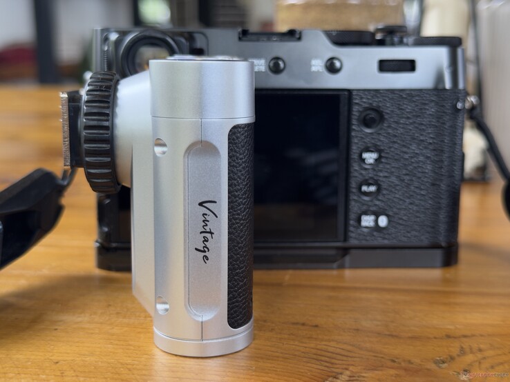 The 'Vintage' sticker on the side of the Z1 Pro.
