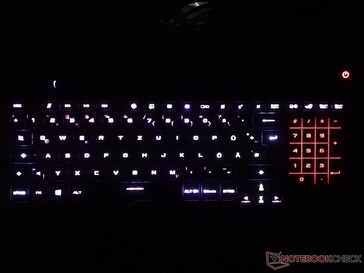 Asus ROG Zephyrus S17 - illumination