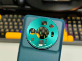 It is unclear whether Xiaomi will sell the Xiaomi 12 Ultra in this colour option. (Image source: Weibo)