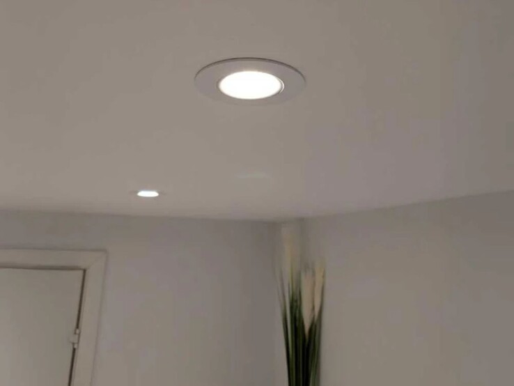 The LightSolutions Hilux DS8 Tilt 360 ShellyX LED downlight