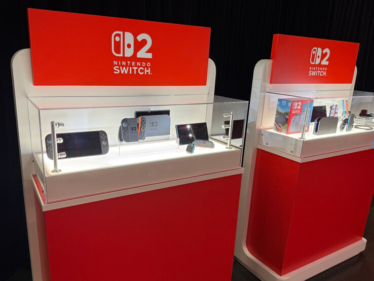 Nintendo Switch 2 on display at retailer (Image source: Nintendeal X account)