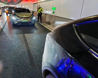 Xiaomi SU7 and Tesla Model Y crash. (Image source: @Tslachan)