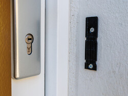 The mounting plate can be glued or screwed on.