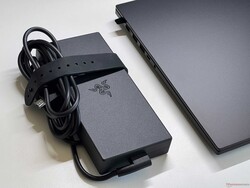 280-Watt charger