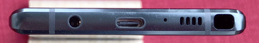 Bottom: 3.5-mm audio jack, USB-C port, microphone, speaker, S Pen