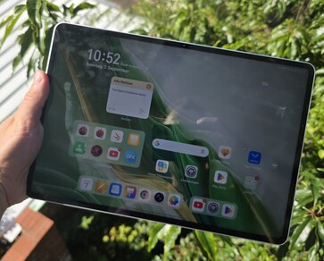 Honor MagicPad3: Outdoor viewing