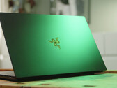 Razer Blade 17 with a sleek build, i7-12800H, FHD screen, and RTX 3070 Ti drops by whopping 50% (Image source: Notebookcheck)