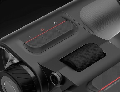 Zoom controls on the upper panel (Image source: Unistellar)