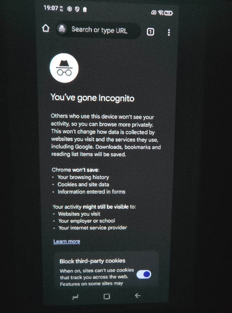 Text is sharp enough (Image source: Sergey Tarasov - Notebookcheck)