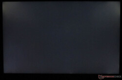 Backlight bleeding is visible.