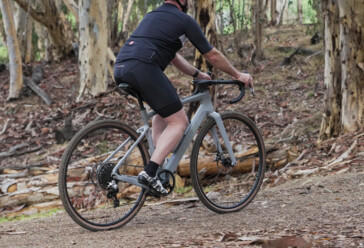 The Ride1Up CF Racer1 is ready for rougher roads thanks to aluminium rims that can be easily converted to tubeless with the addition of rim tape and new valves. (Image source: Ride1Up)