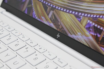 The hinges aren't very strong, but the lid is so light that teetering isn't an issue