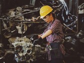 A blue collar worker (Image source: Pexels)