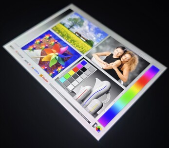 Vivo X200 Ultra smartphone viewing angles