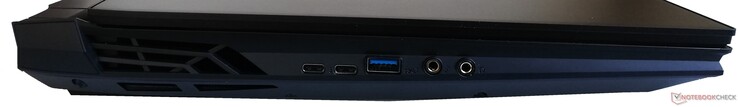 Left side: 1x USB 3.1 Gen1 Type-C, 1x Thunderbolt 3, 1x USB 3.1 Gen1 Type-A, 1x microphone, 1x headphones
