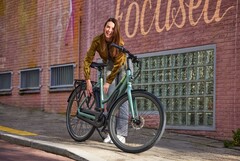 The Gazelle Esprit C7 HMS e-bike has a 120 km (~75 miles) range. (Image source: Gazelle)