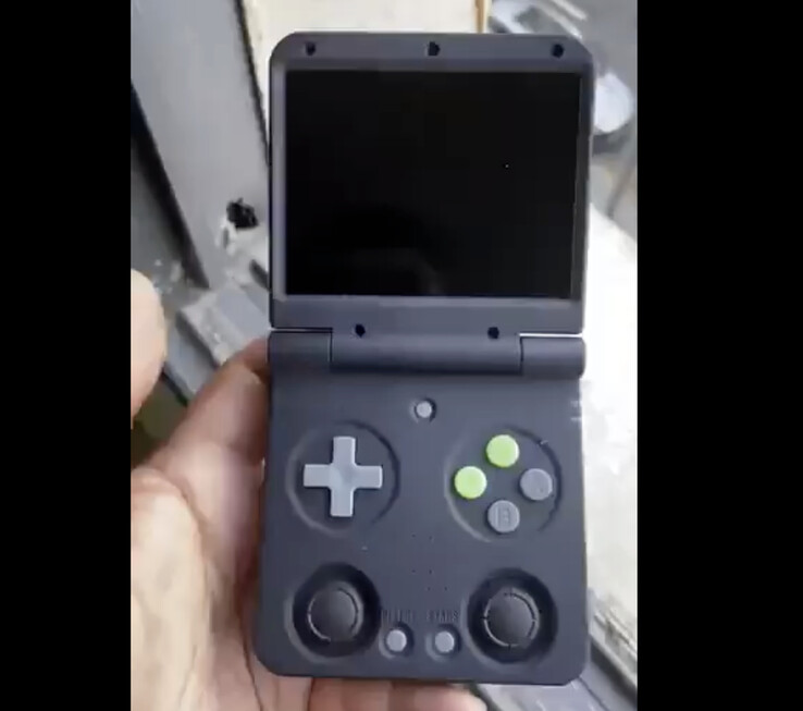 The Miyoo Mini Flip resembles a Game Boy Advance SP. (Image source: Miyoo)