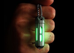 Xedge upgrades the NoxTi keychain to feature no fewer than three tritium tubes.