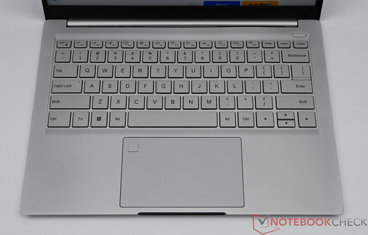 The input devices on the Ninkear S14