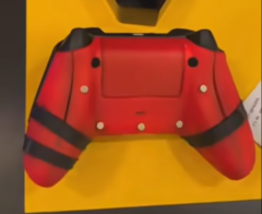 The Deadpool x Xbox controller without the backside attachment. (Image Source: bilibili)