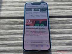 The compact form factor of the iPhone 13 mini is not expected to return anytime soon. (Image source: Notebookcheck)