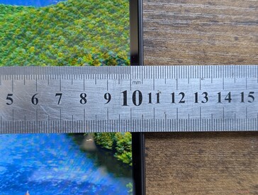 Narrow side bezels