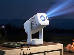 The Aurzen Eazze D1 Air is designed for mobile use and powered by external USB-C power banks.