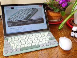 The Asus Fragrance mouse and Marshmallow keyboard add a relaxing feel to any décor. (Image source: Notebookcheck)